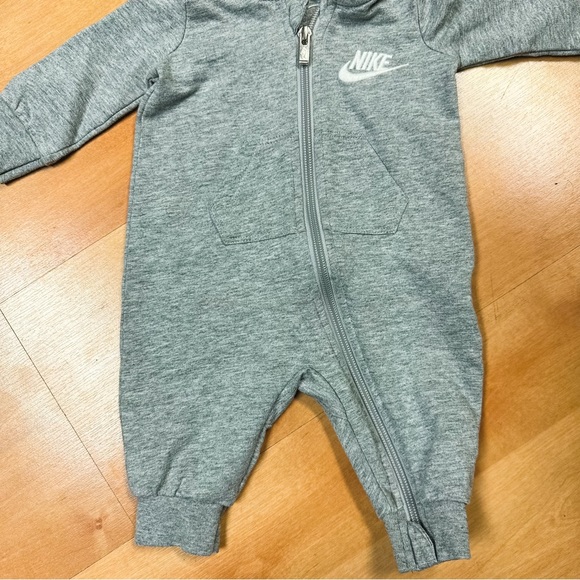 Nike Gray Zip Up Footless Hooded Tracksuit Unisex Baby Size 3M - Picture 4 of 7